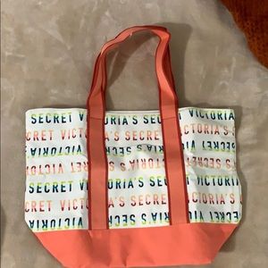 Tote bag vs